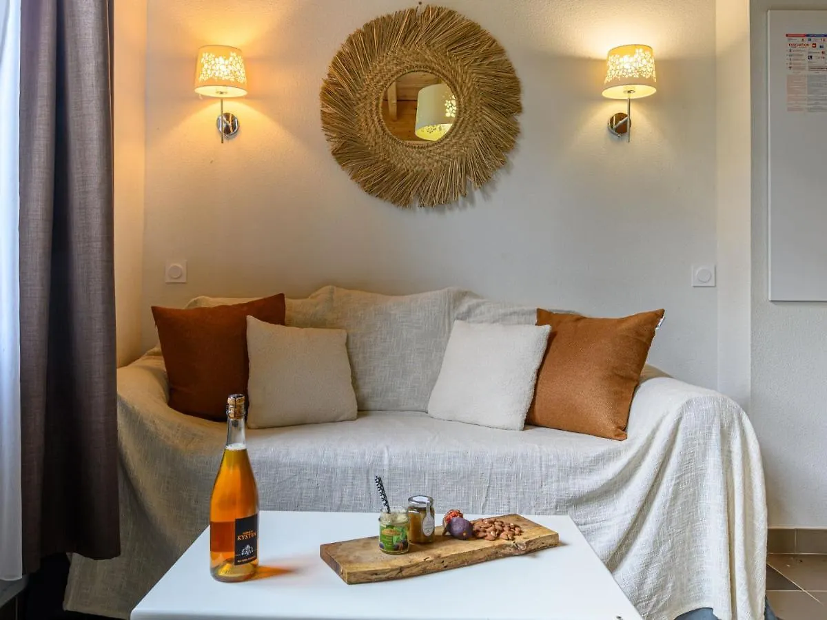 Villa Chateau De Kergonano- Dans L'Orangerie-5 By Interhome 巴登