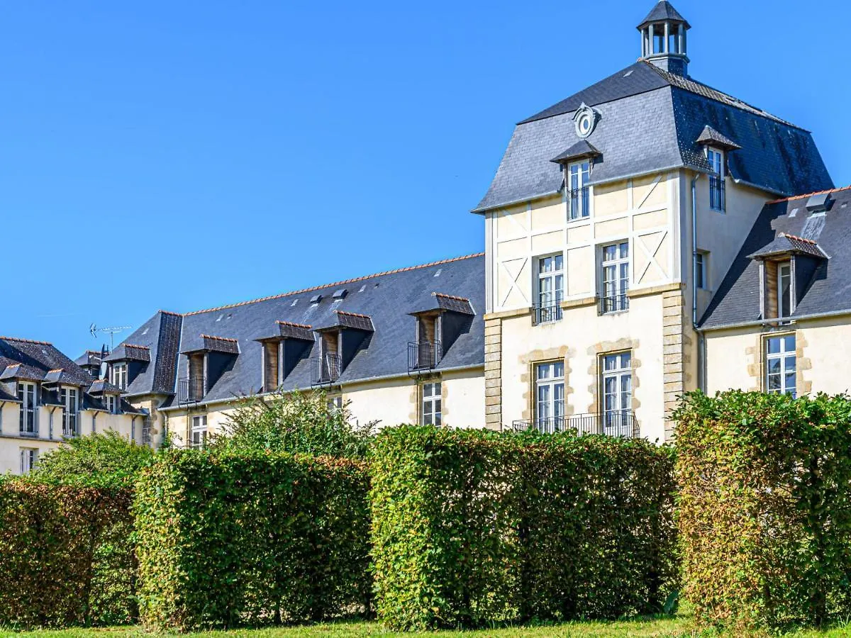 Villa Chateau De Kergonano- Dans L'Orangerie-5 By Interhome 巴登