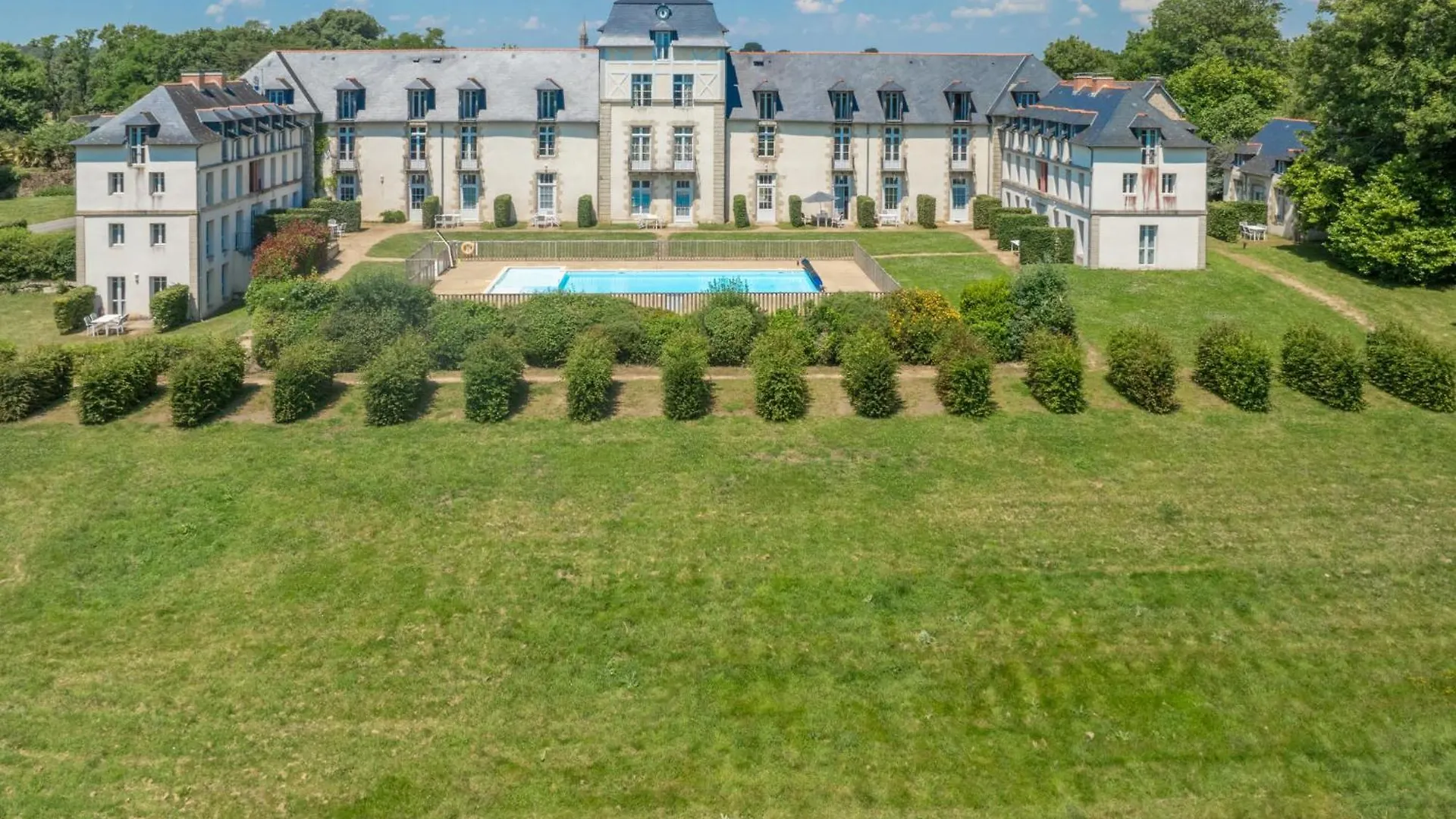 Villa Chateau De Kergonano- Dans L'Orangerie-5 By Interhome 巴登